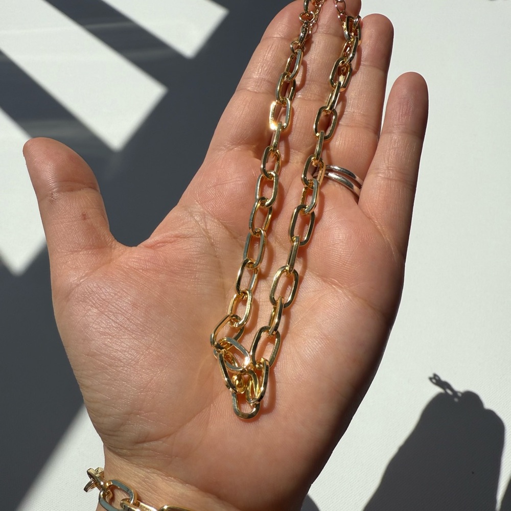 Chunky Gold Chain Necklace & Bracelet Set 
Modern Statement Jewelry - Picture 5 of 5